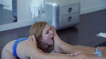 Ladies & gentlemen ellanovaxxx in her element