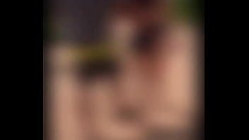 No caminho da estrada de terra batida