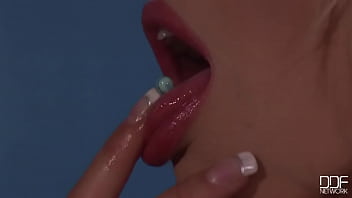 Who could resist to the hot wildy