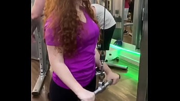 Ex carrossel treina gostosinho na academia