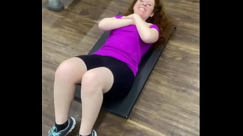 Ex carrossel treina gostosinho na academia