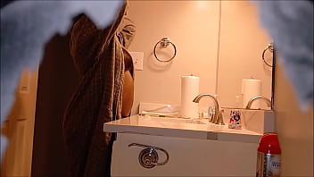 Burglar gets caught & seduced in lady's house after breaking in