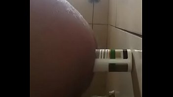 Gozando Com Objeto Na Bunda thumbnail