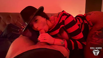 Putinha gostosa de halloween transformou meu pesado em sonho arrombei ela todinha e gozei na cara