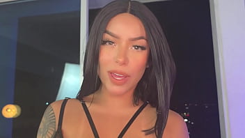 Sexy big ass slut pays her tattoo artist with sex anissamiller