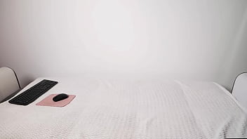 Beauty inserts fingers into the ass