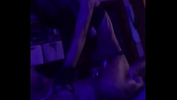 Argentina cabalgando al marido