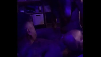 Argentina cabalgando al marido