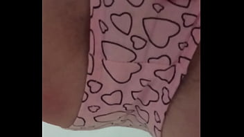 I jerk off my wet clit in college