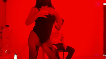 A scruffy man invites us to an exclusive catwalk to perform a sexy dance in erotic lingerie