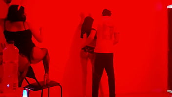 A scruffy man invites us to an exclusive catwalk to perform a sexy dance in erotic lingerie