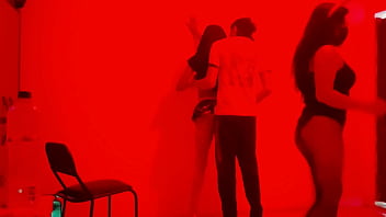 A scruffy man invites us to an exclusive catwalk to perform a sexy dance in erotic lingerie