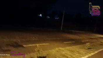 Vagabunda encontra vereador na praça e mama ele de graça