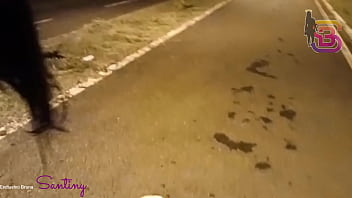 Vagabunda encontra vereador na praça e mama ele de graça