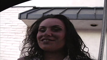 After squeezing her fleshy butt cheeks he gives her a good fuck and pounds her pussy into