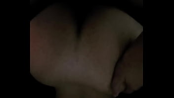 Comendo essa putinha de 4 me dá muito tesão