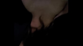 Comendo essa putinha de 4 me dá muito tesão