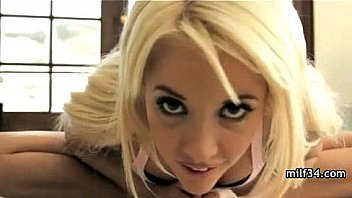 Amateur milf hottie getting a hard dong