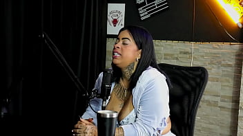 Tentaram dar uma de malandro começou por dinheiro ficou nervosa com o primeiro cliente foi abandonada no hotel e já brigou com clientes marcelly melo sheer red