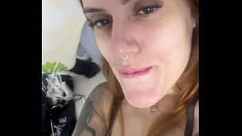 A empregadinha mais safada que você vai encontrar por aqui