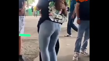 Bisneras moviéndose