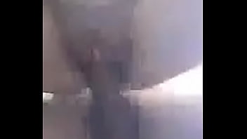 Em pé metendo na amiga