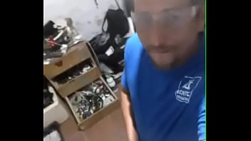 Aqui no trabalho eu tô assim imagina com uma deusa o que eu estaria fazendo agora