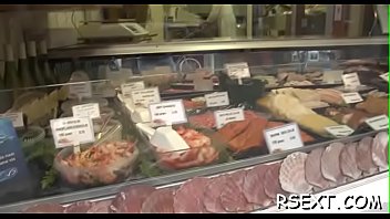 Slender honey takes hard banging