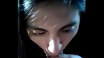 Abigail disfruta mamar verga sin descanso