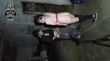 Chamando estranhos no halloween pra fazer sexo com a gente