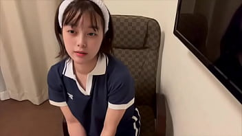 Sexってのを早くやってみたい年頃のオナニー。大きいデンマがおまんこに当たって気持ち良すぎ