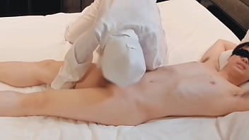 クリーン服を着た巨乳人妻検査員が僕のペニスをフェラチオして精液を搾り取る。home made amateur 個人撮影 kawasaki jk