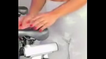 Esfregando a bucetinha