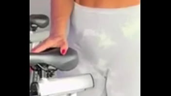 Esfregando a bucetinha