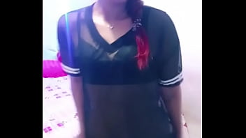 Morena exibida dançando sem calcinha