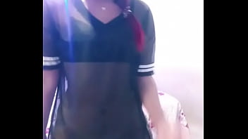 Morena exibida dançando sem calcinha