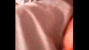 Chupando y metiendomelo