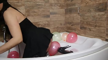 Adventures of milfycalla ep 40 my balloon fetishi have a fetish that i like very much today i was very horny and i infla