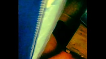 Esposa de amigo me entrega la cola