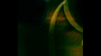 Esposa de amigo me entrega la cola