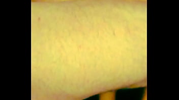 Esposa de amigo me entrega la cola