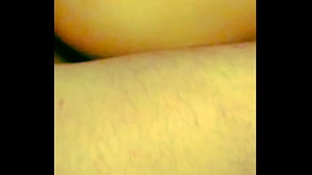 Esposa de amigo me entrega la cola