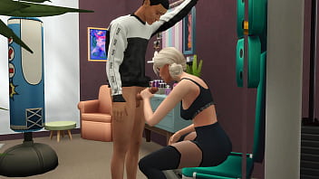 I couldn't resist and fucked my girlfriend right on the exercise machine amateur