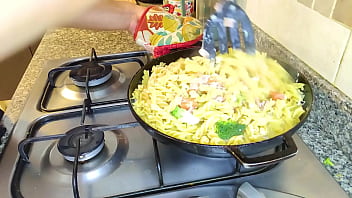 Pasta in 2 minutes and then a blowjob