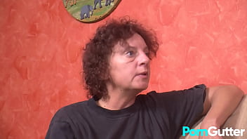 Lustful grannies tante waltraud and erocom elo share one cock