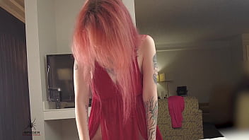 Haven moss rolling around bed with spyder; jerk suck fuck️