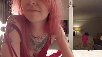 Haven moss rolling around bed with spyder; jerk suck fuck️