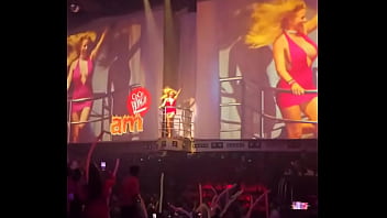 Flashing everyone at cocobongoshow cancun has been the highlight of my trip by far i love mexico