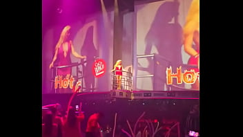 Flashing everyone at cocobongoshow cancun has been the highlight of my trip by far i love mexico