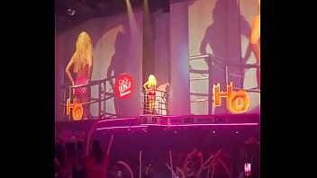 Flashing everyone at cocobongoshow cancun has been the highlight of my trip by far i love mexico